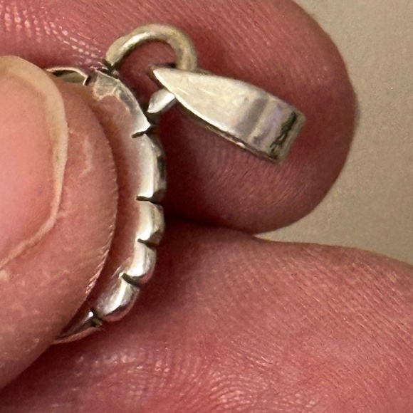 925 Sterling Silver Pink Conch Pendant w/Large Fancy Setting Navajo Crafted - Picture 8 of 14